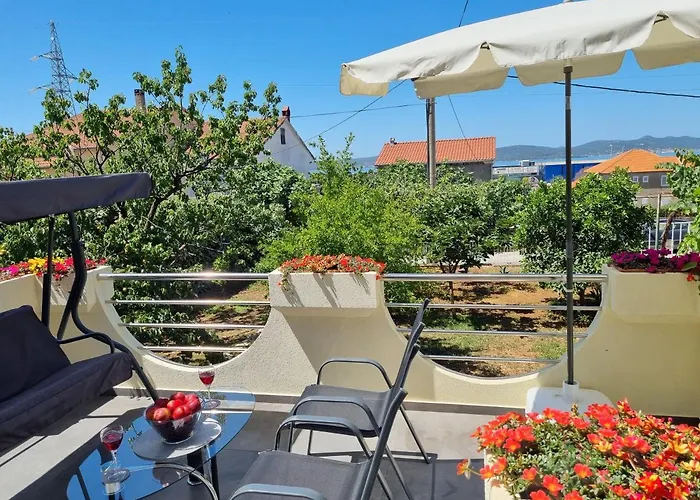 Lovre Apartman Zára